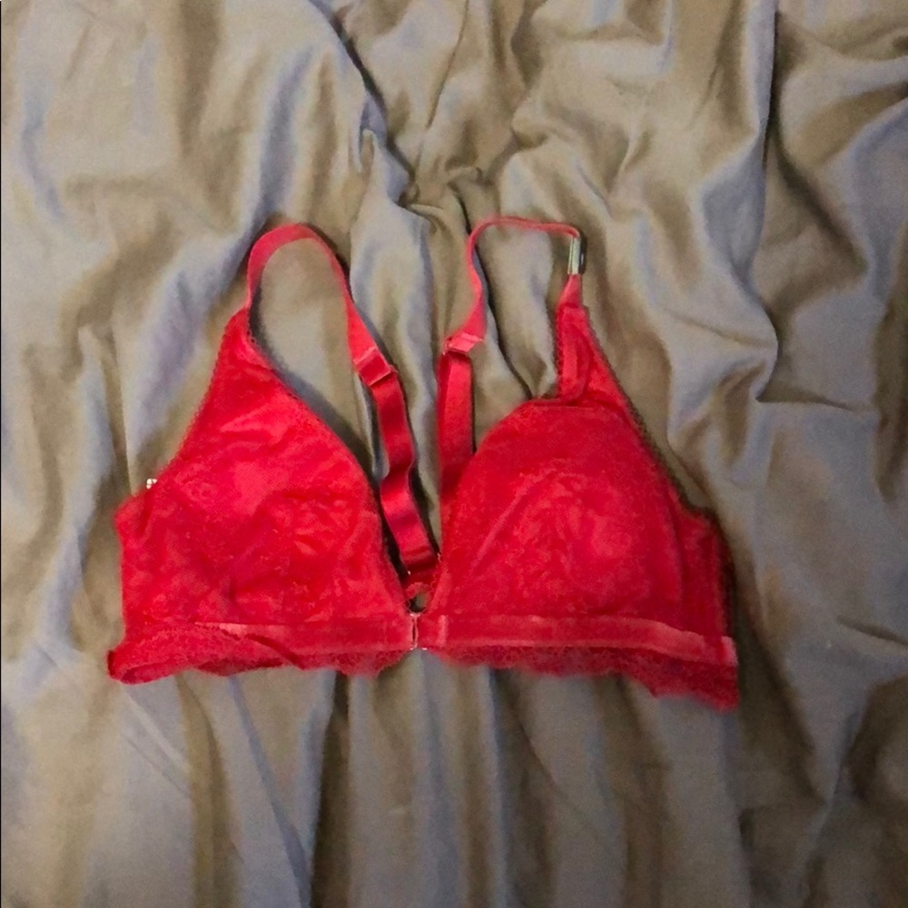 SEXY RED BRALETTE
